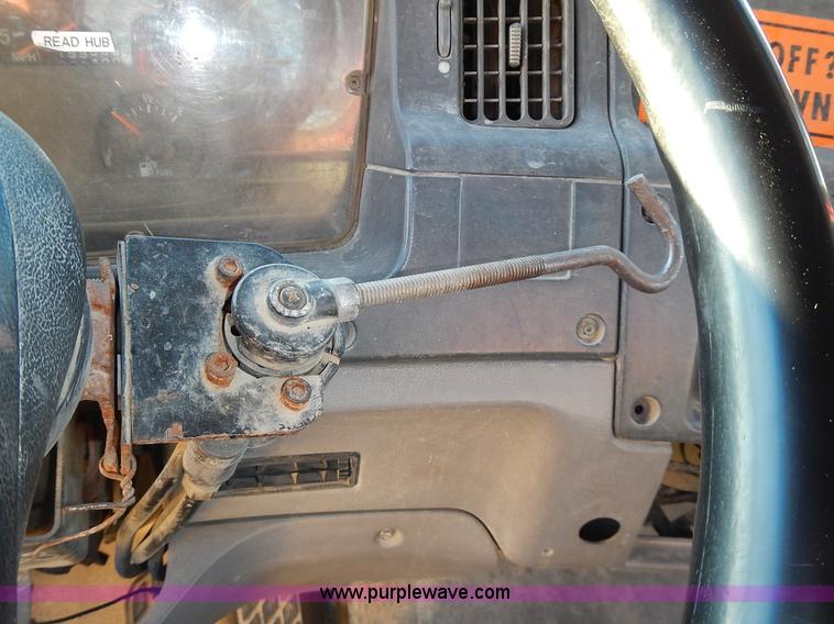 image for item L3609 1999 Sterling LT9500 semi truck