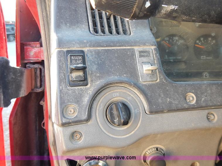 image for item L3609 1999 Sterling LT9500 semi truck