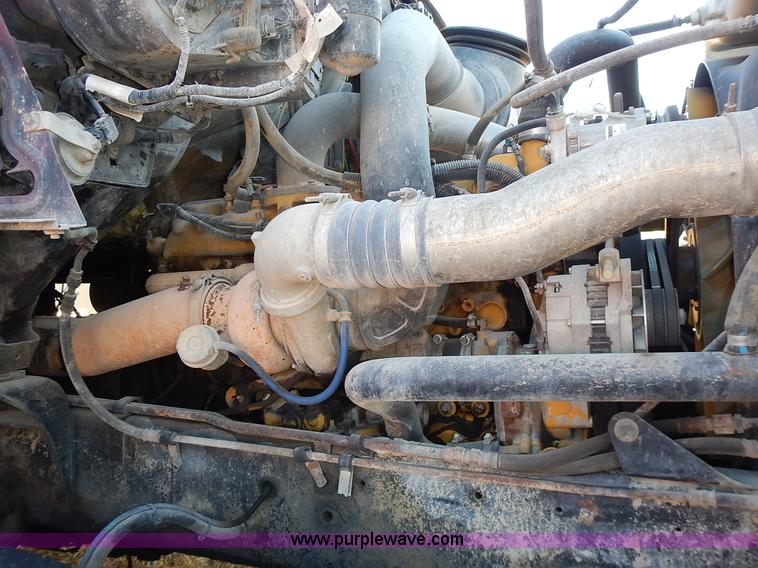 image for item L3609 1999 Sterling LT9500 semi truck