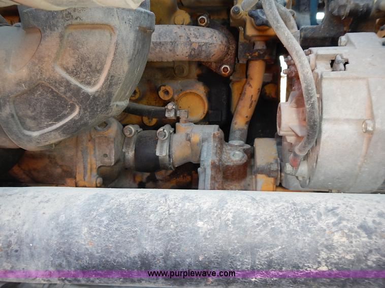 image for item L3609 1999 Sterling LT9500 semi truck