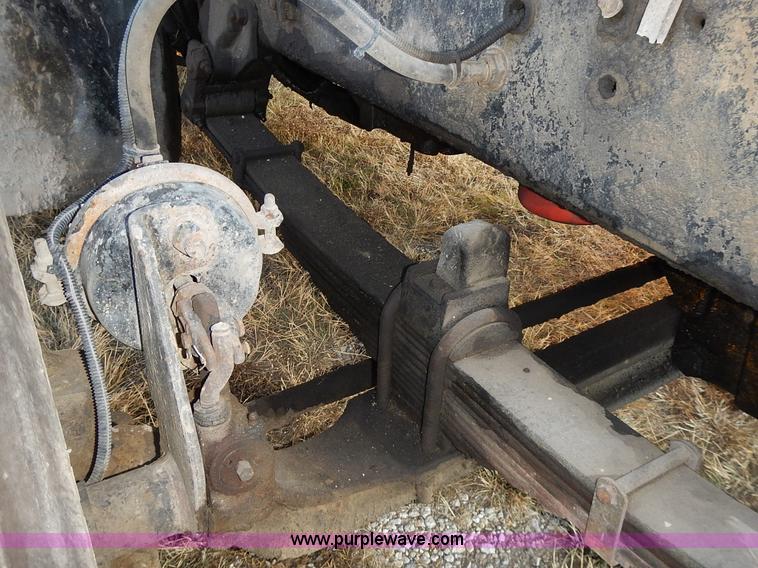 image for item L3609 1999 Sterling LT9500 semi truck