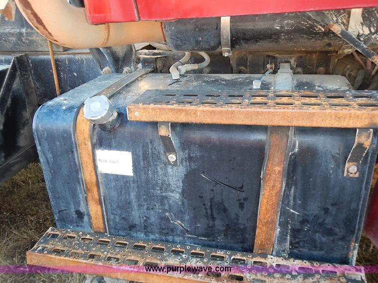 image for item L3609 1999 Sterling LT9500 semi truck