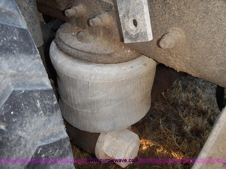 image for item L3609 1999 Sterling LT9500 semi truck