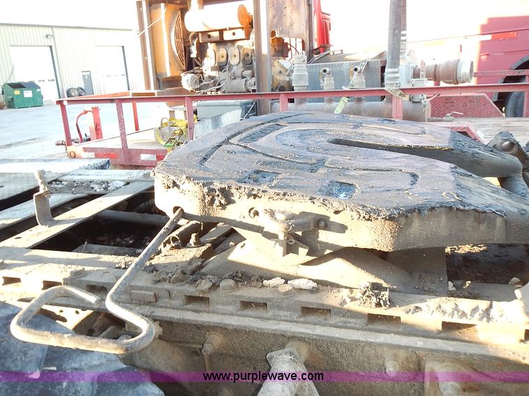 image for item L3609 1999 Sterling LT9500 semi truck