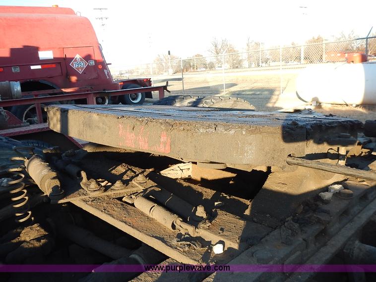 image for item L3609 1999 Sterling LT9500 semi truck