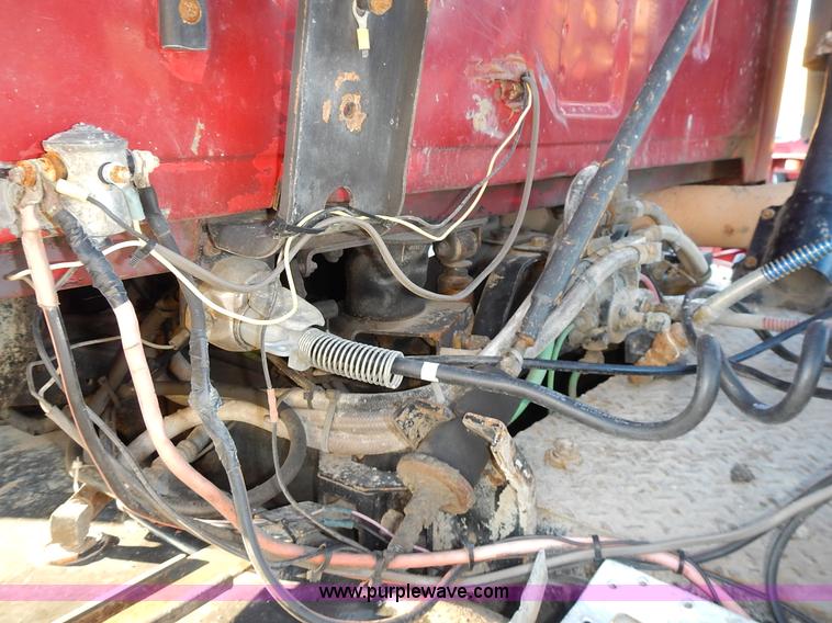 image for item L3609 1999 Sterling LT9500 semi truck