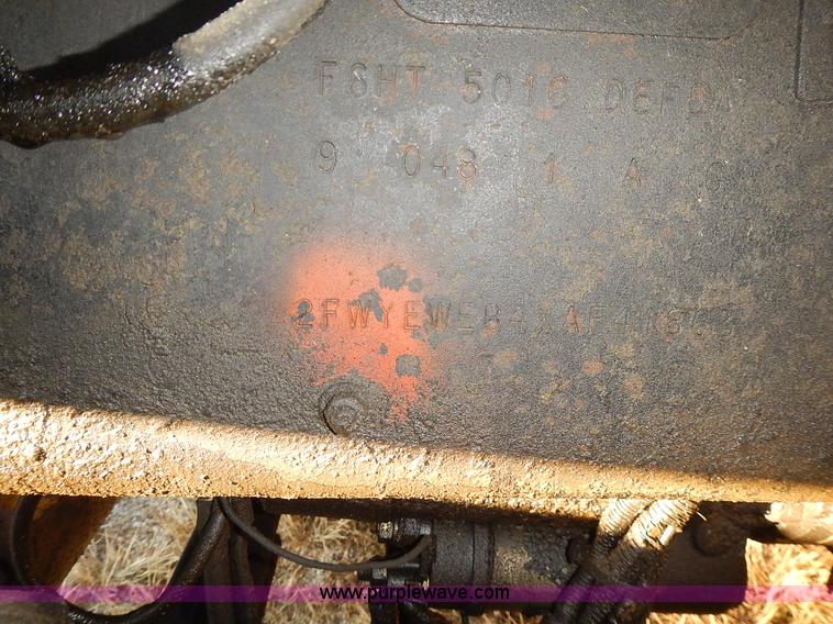 image for item L3609 1999 Sterling LT9500 semi truck