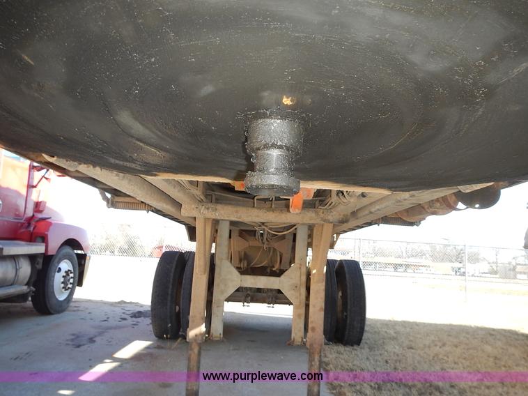 image for item L3624 1998 Hilbilt end dump trailer