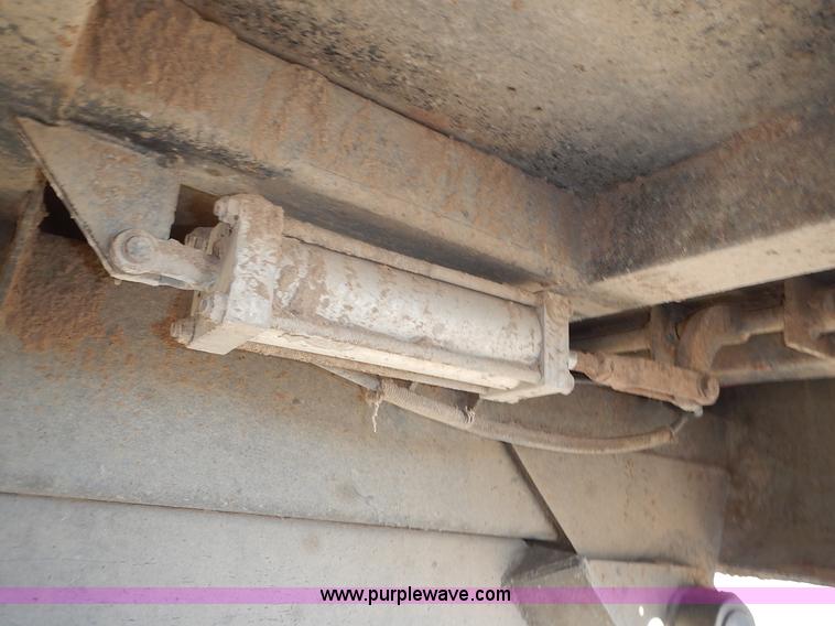 image for item L3624 1998 Hilbilt end dump trailer