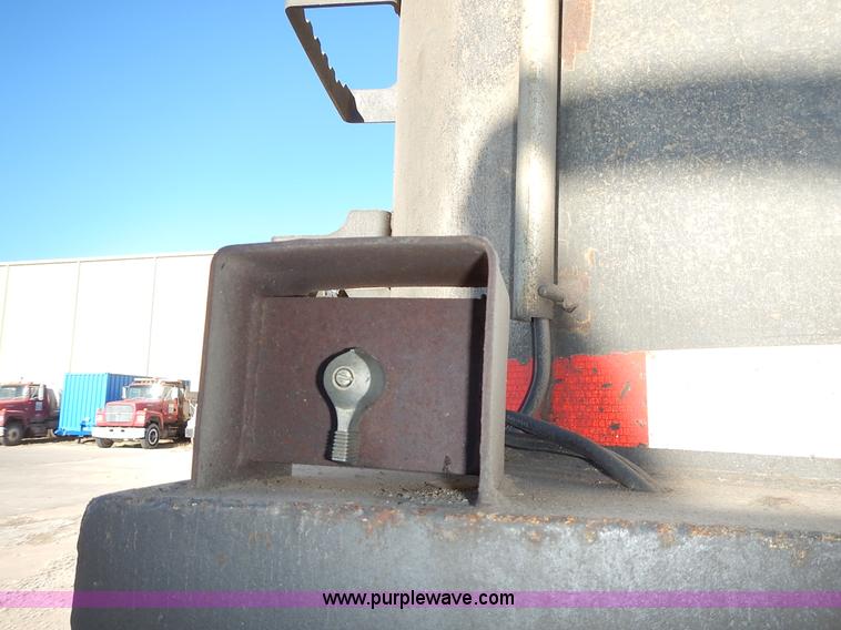 image for item L3624 1998 Hilbilt end dump trailer