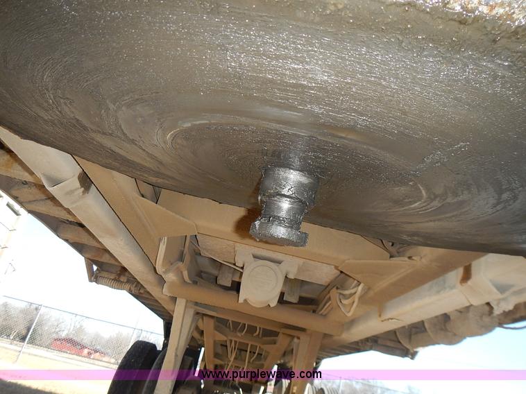 image for item L3625 1993 Hilbilt end dump trailer