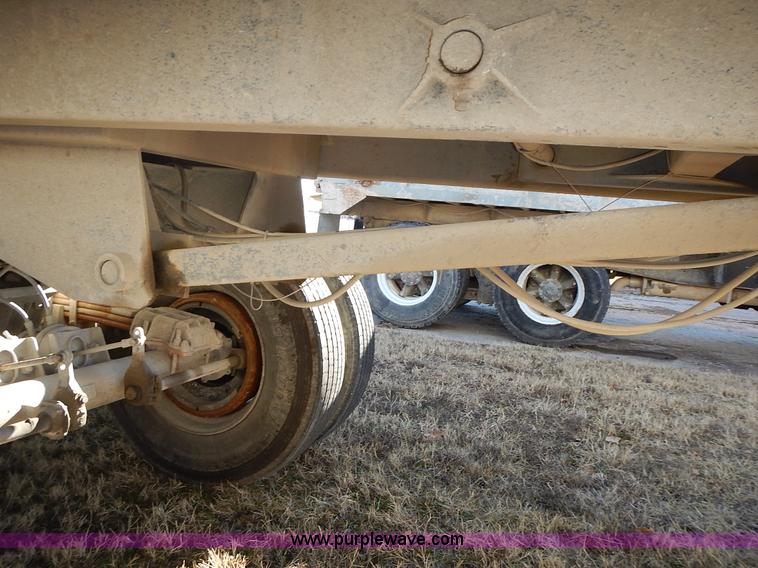 image for item L3625 1993 Hilbilt end dump trailer