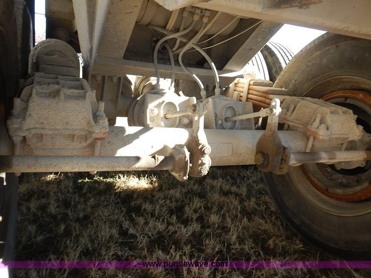 image for item L3625 1993 Hilbilt end dump trailer