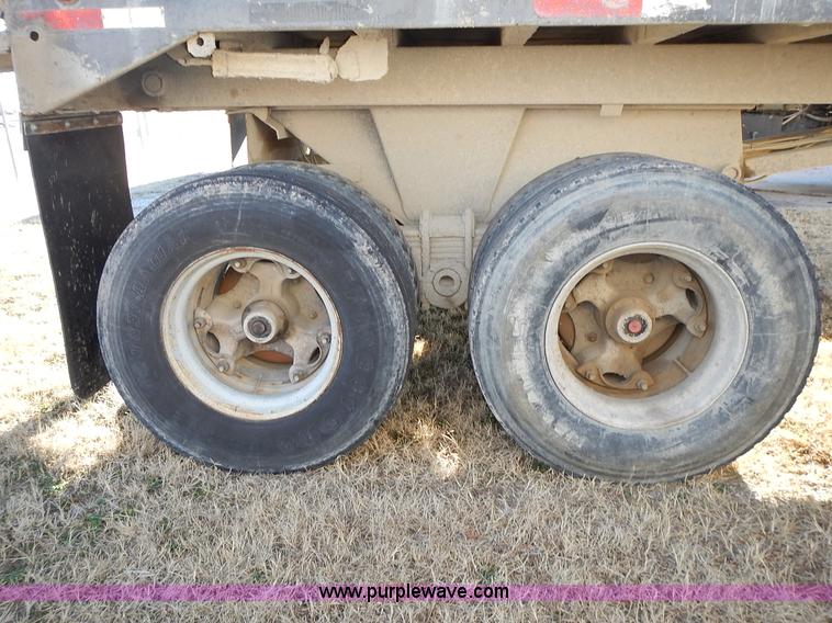 image for item L3625 1993 Hilbilt end dump trailer