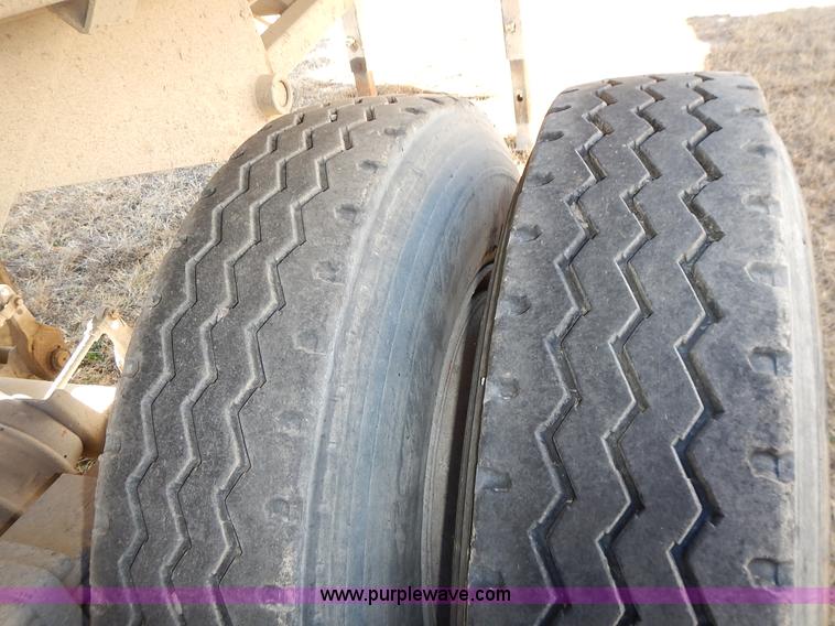 image for item L3625 1993 Hilbilt end dump trailer