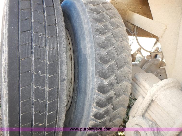 image for item L3625 1993 Hilbilt end dump trailer