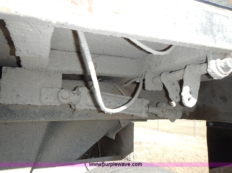 image for item L3625 1993 Hilbilt end dump trailer