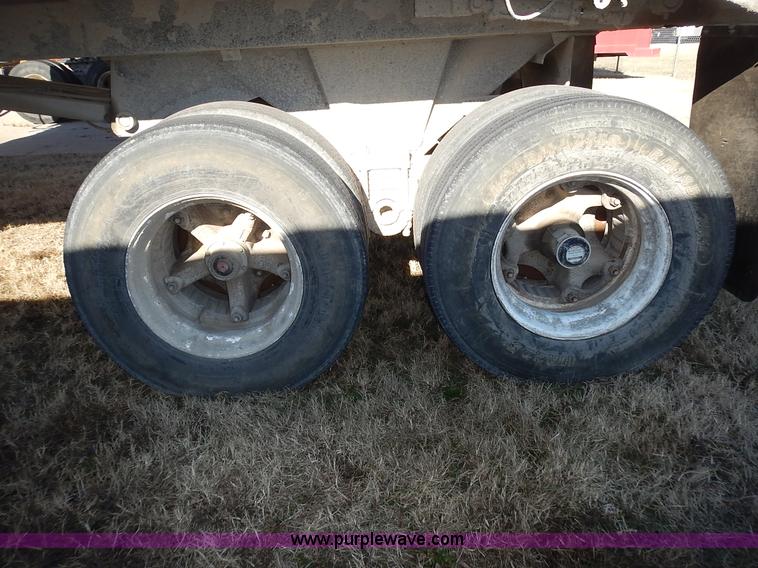 image for item L3625 1993 Hilbilt end dump trailer