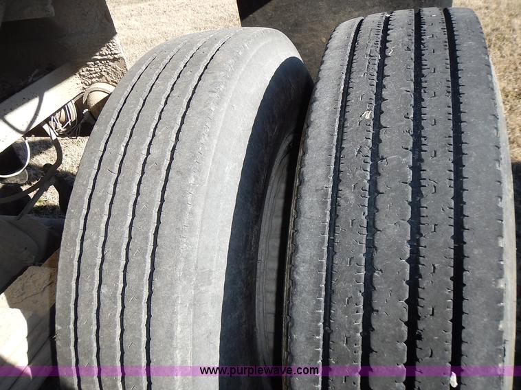 image for item L3625 1993 Hilbilt end dump trailer