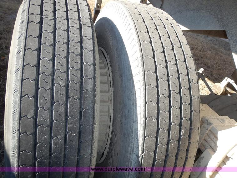 image for item L3625 1993 Hilbilt end dump trailer