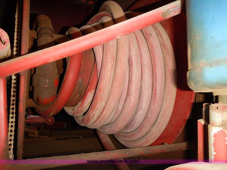 image for item L3627 1991 Ford F800 tank truck