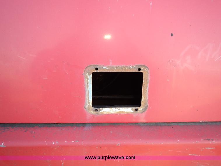 image for item L3627 1991 Ford F800 tank truck