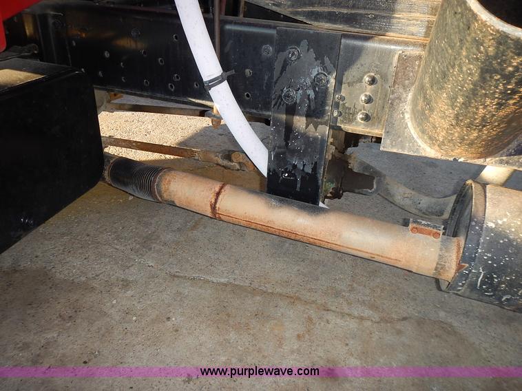 image for item L3627 1991 Ford F800 tank truck