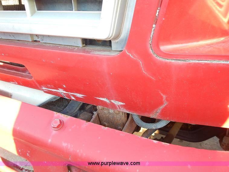 image for item L3627 1991 Ford F800 tank truck