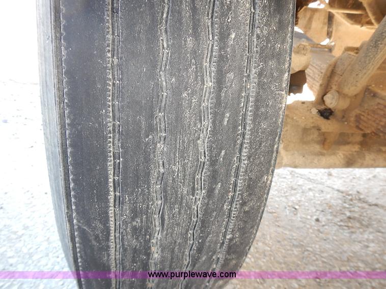 image for item L3632 1993 Ford LT8000 dump truck