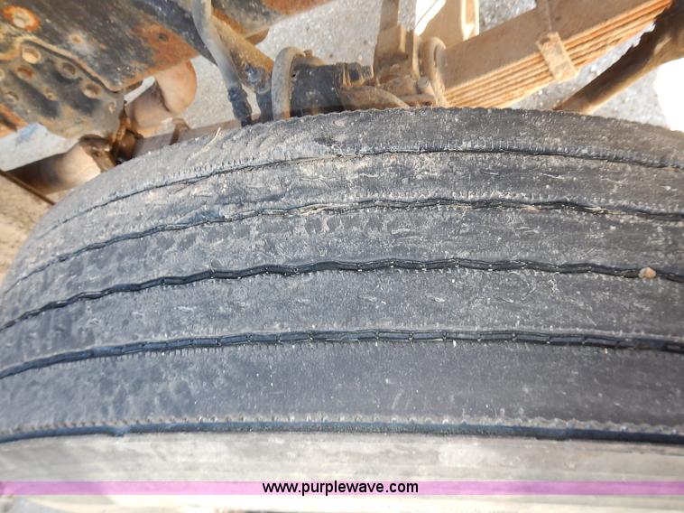 image for item L3632 1993 Ford LT8000 dump truck