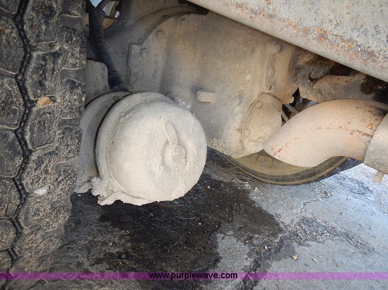 image for item L3632 1993 Ford LT8000 dump truck