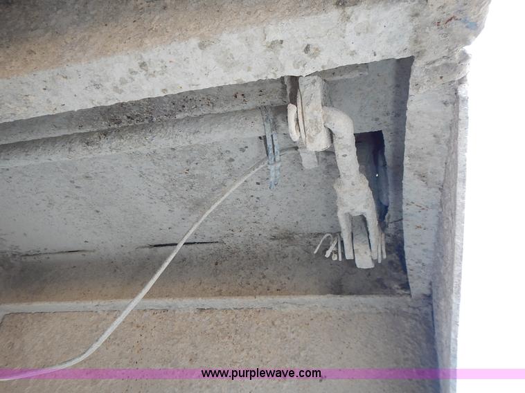 image for item L3632 1993 Ford LT8000 dump truck