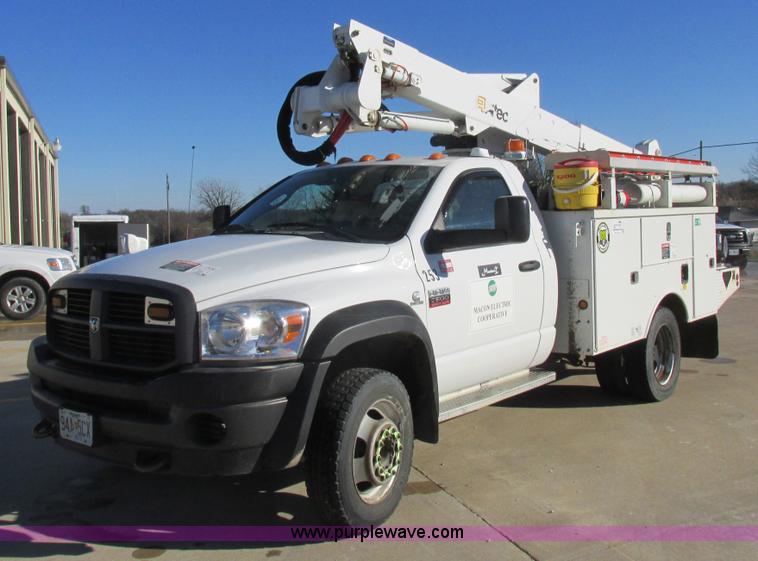 image for item L4161 2009 Dodge Ram 5500 bucket truck