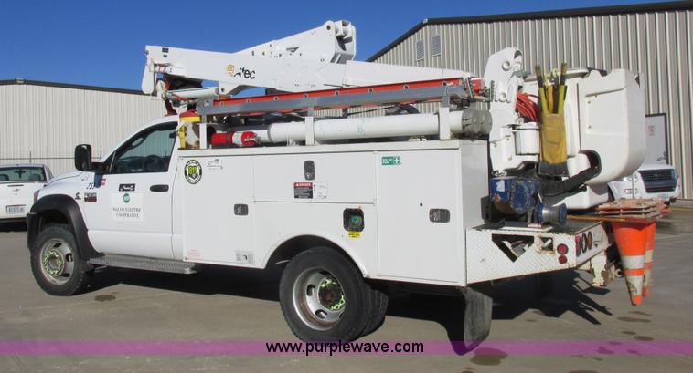 image for item L4161 2009 Dodge Ram 5500 bucket truck