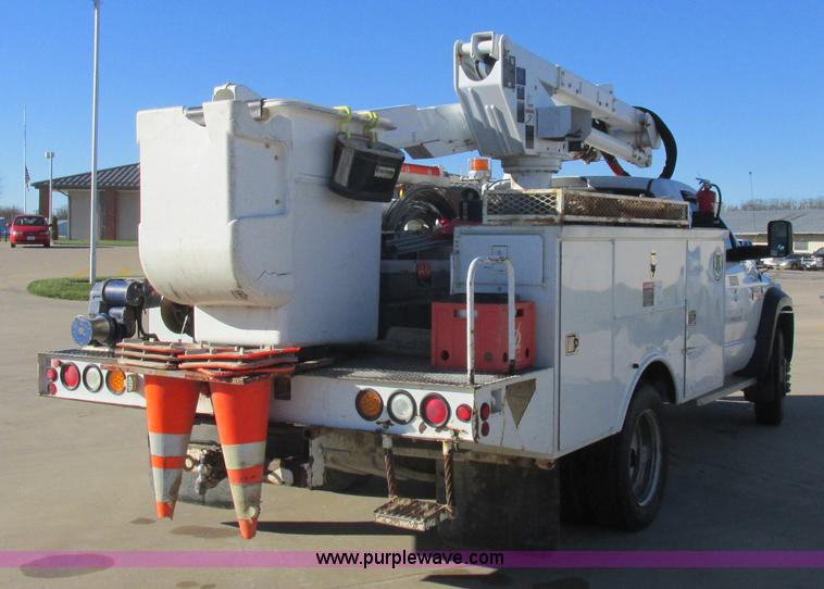 image for item L4161 2009 Dodge Ram 5500 bucket truck