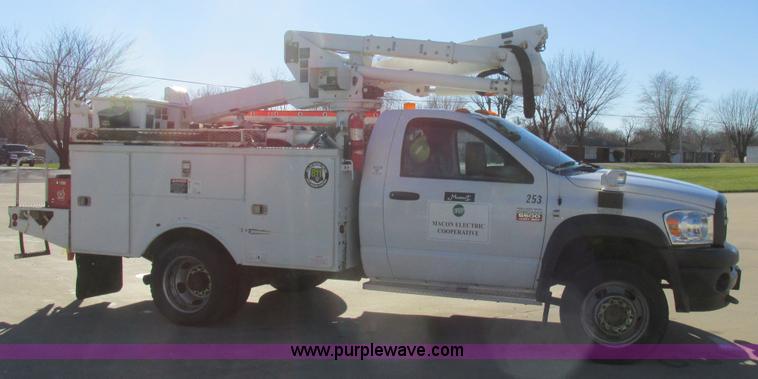 image for item L4161 2009 Dodge Ram 5500 bucket truck