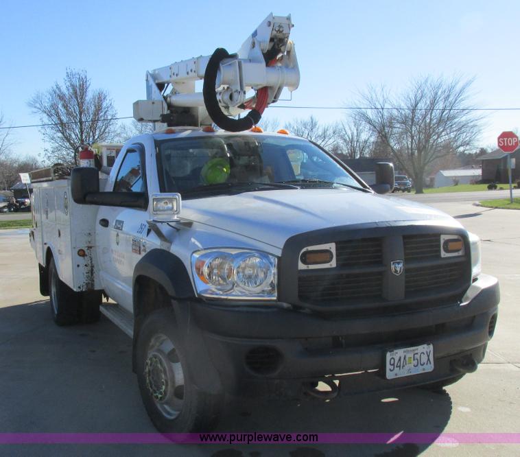 image for item L4161 2009 Dodge Ram 5500 bucket truck