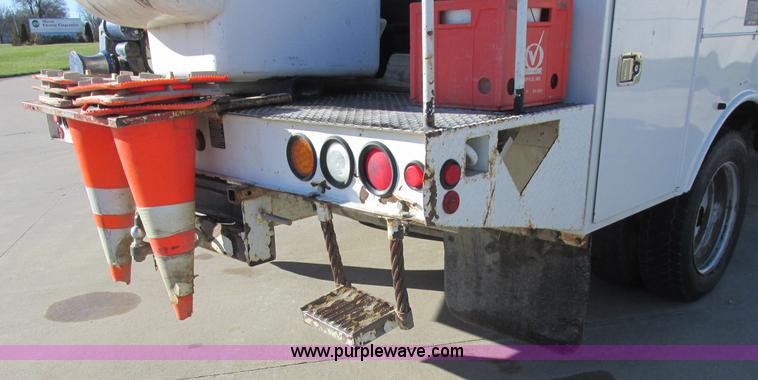 image for item L4161 2009 Dodge Ram 5500 bucket truck