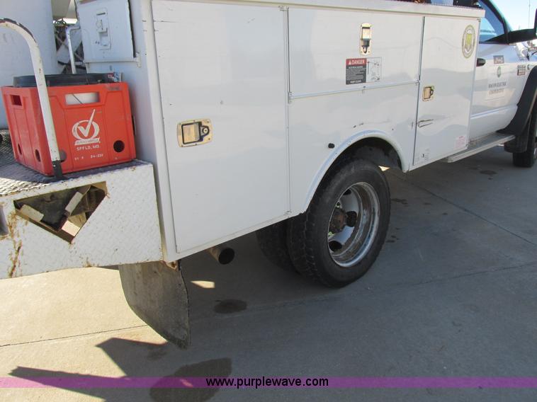 image for item L4161 2009 Dodge Ram 5500 bucket truck