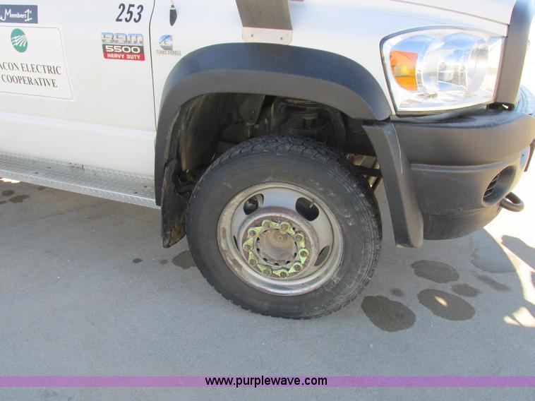 image for item L4161 2009 Dodge Ram 5500 bucket truck