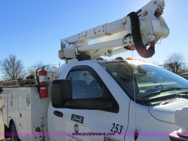 image for item L4161 2009 Dodge Ram 5500 bucket truck