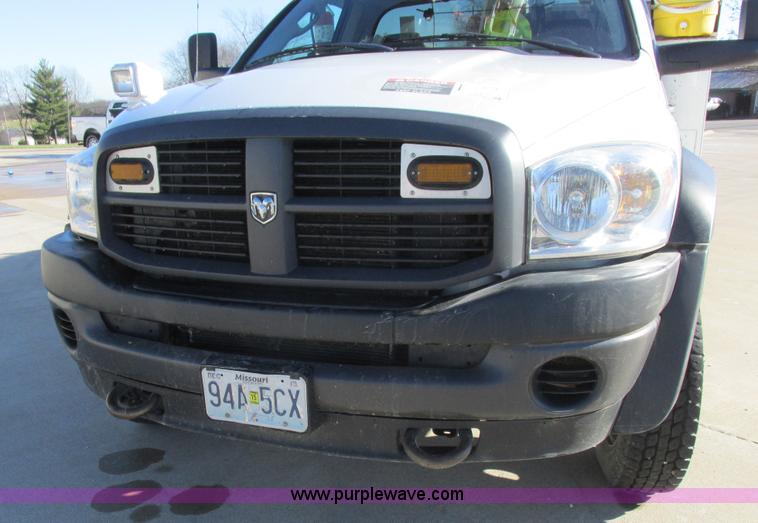 image for item L4161 2009 Dodge Ram 5500 bucket truck
