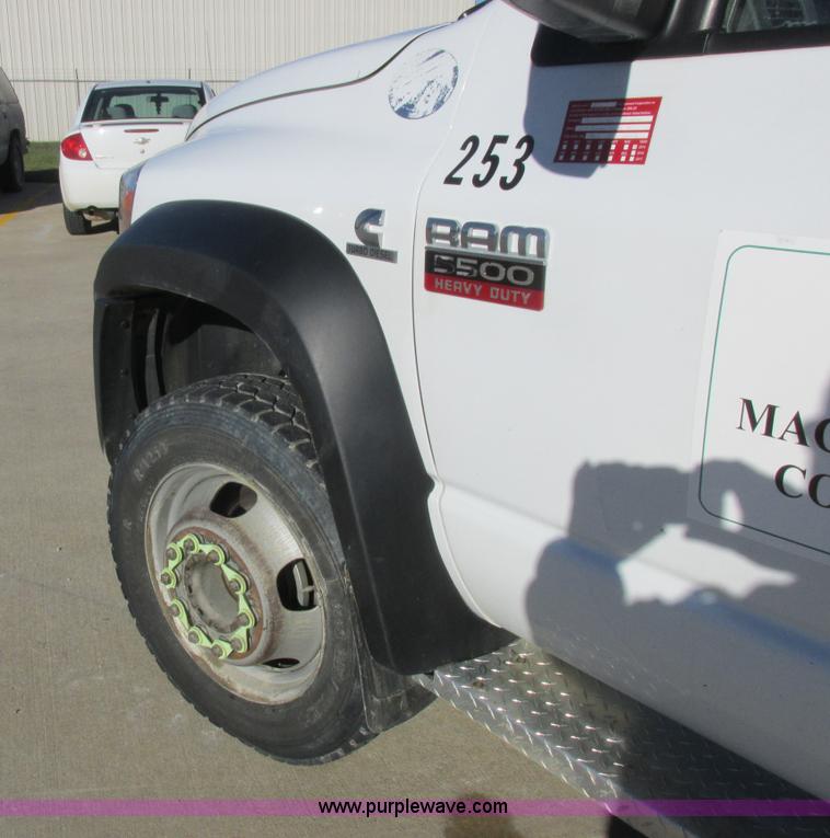 image for item L4161 2009 Dodge Ram 5500 bucket truck