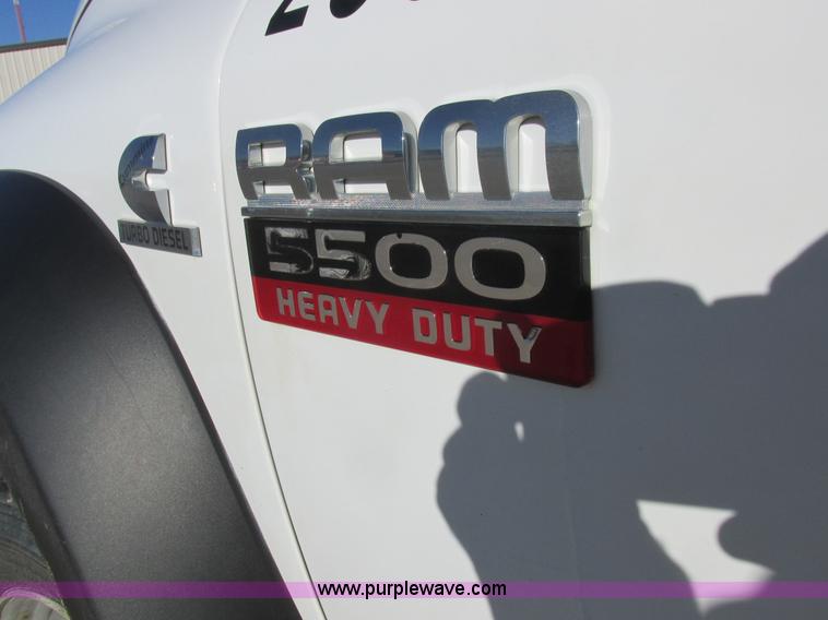 image for item L4161 2009 Dodge Ram 5500 bucket truck