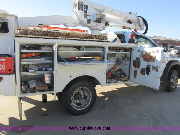 image for item L4161 2009 Dodge Ram 5500 bucket truck