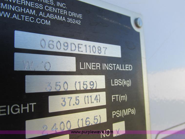 image for item L4161 2009 Dodge Ram 5500 bucket truck