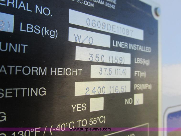 image for item L4161 2009 Dodge Ram 5500 bucket truck