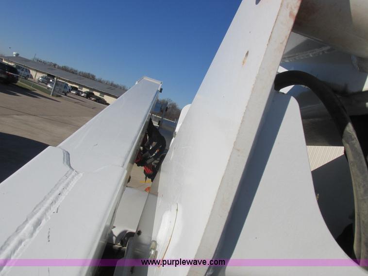 image for item L4161 2009 Dodge Ram 5500 bucket truck