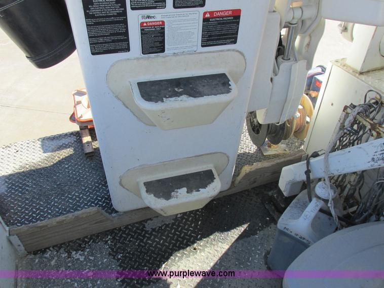 image for item L4161 2009 Dodge Ram 5500 bucket truck