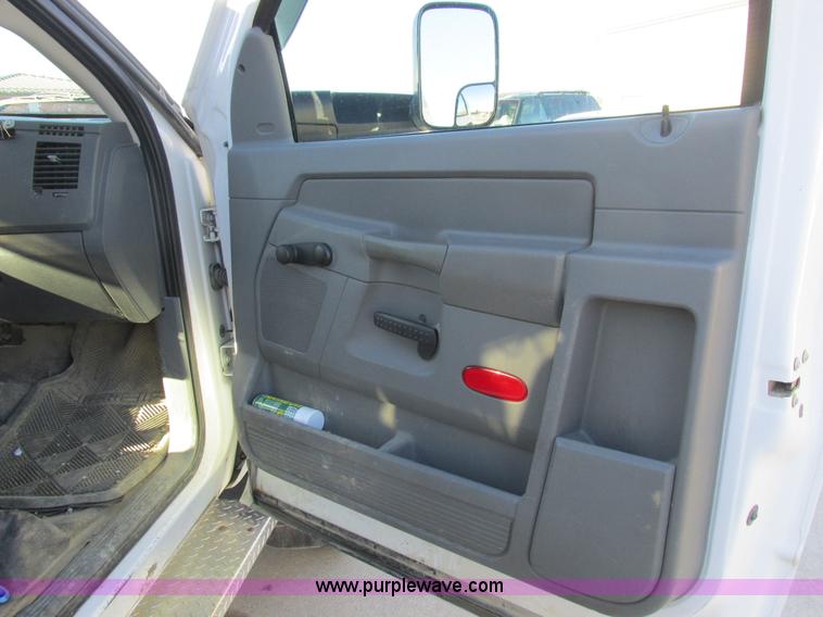 image for item L4161 2009 Dodge Ram 5500 bucket truck